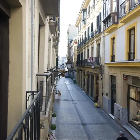 Cómodo En La Parte Vieja, Old Town