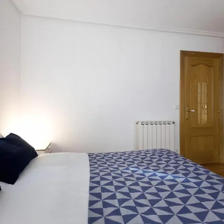 Cómodo En La Parte Vieja, Old Town *