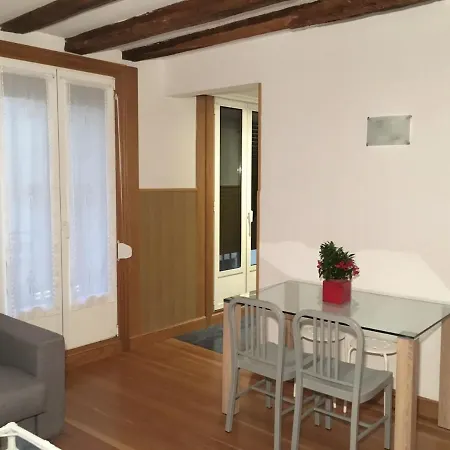 Cómodo En La Parte Vieja, Old Town Apartamento